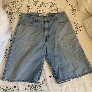 Vintage levis denim mens shorts from the 90s!